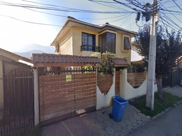 Casa en arriendo mensual en Huacan 9614, La Florida - 4 dormitorios, 3 baños