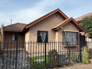 Casa en arriendo mensual en Linda Casa en Arriendo en Villa Haras de Machali - 2 dormitorios, 2 baños