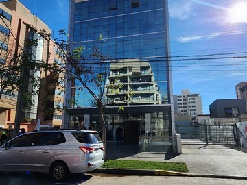 Oficina en arriendo mensual en 9 norte con libertad, Viña del Mar - 5 dormitorios, 8 baños