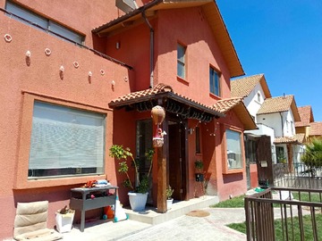 Casa en venta en Moderna Vivienda con Excelente conectividad (152327), Pudahuel - 5 dormitorios, 5 baños