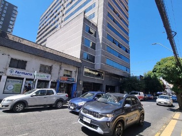 Oficina en venta en Espacio Amplio y Luminoso para Trabajar (144075), Temuco - 3 dormitorios, 2 baños