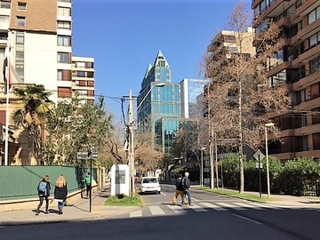 Departamento en arriendo mensual en Carmencita - Avenida Apoquindo, Las Condes - 3 dormitorios, 2 baños