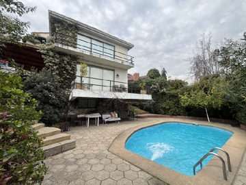 Casa en venta en Las lomas/ general blanch/ los dominicos, Las Condes - 5 dormitorios, 5 baños