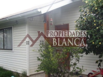 Casa en venta en Dos Casas de Un Piso Independiente Belloto Norte - 5 dormitorios, 3 baños