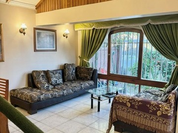 Casa en venta en Av. Egaña / Metro Grecia / Metro Los Orientales, Peñalolén - 4 dormitorios, 2 baños