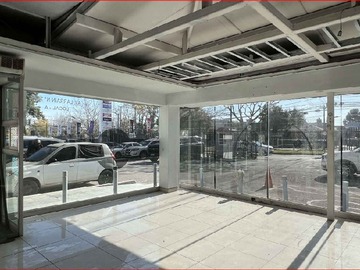 Local Comercial en arriendo mensual en Av. Fernando Castillo Velasco 8000, La Reina