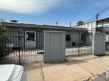 Casa en venta en Se vende amplia casa en los olmos, macul., Macul - 4 dormitorios, 3 baños