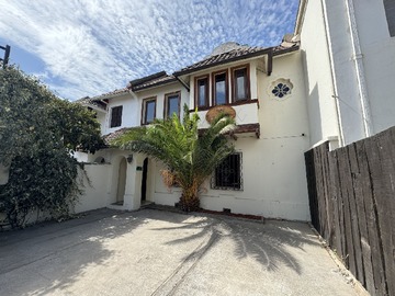 Casa en venta en Arzobispo Larraín Gandarillas / Rancagua, Providencia - 9 dormitorios, 9 baños