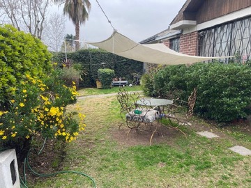 Casa en venta en Amazonas y monroe, Las Condes - 4 dormitorios, 3 baños