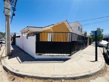 Casa en venta en Dirigente Deportivo Rolando Serey O. con Comunicador Felipe Camiroga F., San Felipe - 3 dormitorios, 1 baño