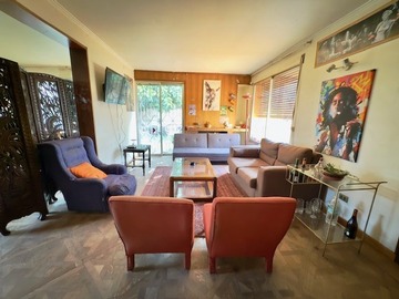 Casa en venta en Alto Las Condes/Chesterton, Las Condes - 4 dormitorios, 3 baños