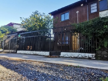 Casa en arriendo mensual en Amplia casa familiar, Los Ángeles - 3 dormitorios, 1 baño