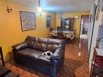 Casa en venta en Casa 4 dorm. 2 baños. Estc./venta contado (77628), Peñalolén - 4 dormitorios, 1 baño