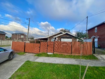Casa en venta en Propiedad comercial, centro médico (157012), Puerto Varas - 2 dormitorios, 1 baño