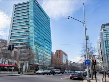Oficina en arriendo mensual en Arrienda Oficina 352 M2 UF 158 Sector el Golf las Condes