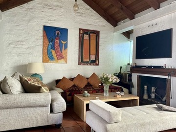 Casa en arriendo mensual en Camino Mirasol/ Camino las Flores, Las Condes - 4 dormitorios, 3 baños