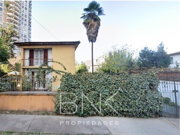 Casa en venta en Poeta Vicente Huidobro/Quilín, Macul - 3 dormitorios, 2 baños