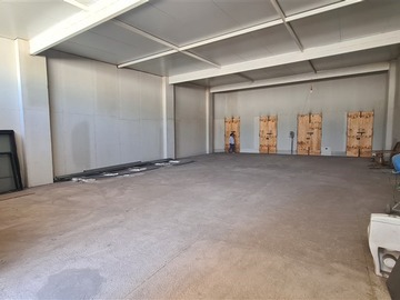 Bodega en arriendo mensual en Santa Rosa / Avenida Matta, Santiago - 9 baños