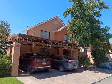 Casa en venta en Venta casa aislada en condominio ciudad satelite, Maipú - 5 dormitorios, 3 baños
