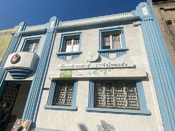 Casa en venta en Yungay, Santiago - 8 dormitorios, 4 baños