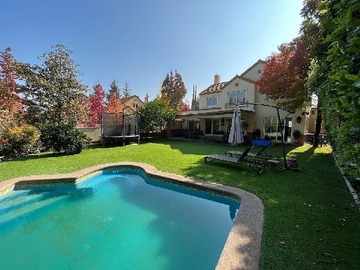 Casa en venta en Lo Barnechea, El Huinganal, Lo Barnechea - 4 dormitorios, 3 baños