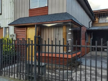 Casa en venta en Villa Todos los Santos, Villarrica - 5 dormitorios, 2 baños