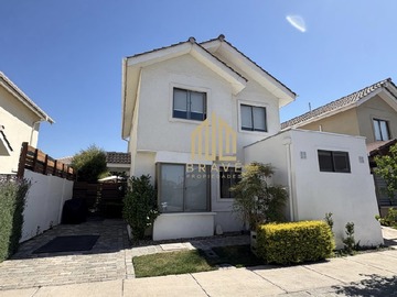 Casa en venta en Condominio alto la cruz, Padre Hurtado - 3 dormitorios, 3 baños