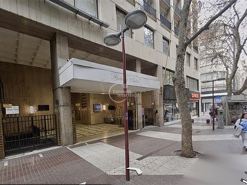 Oficina en arriendo mensual en Huérfanos con Estado, Santiago - 6 dormitorios, 2 baños