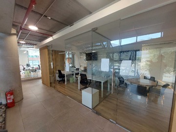 Oficina en arriendo mensual en Excelente oferta/ amoblada y c/12 estacionamient (174851), Huechuraba - 9 dormitorios, 5 baños