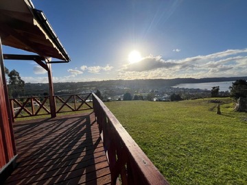 Terreno en venta en En venta privilegiado terreno de 7.200 m2 con casa en chiloé, Quinchao
