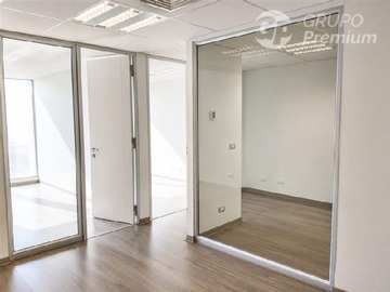 Oficina en venta en Oficina con 3 privados con la mejor conectividad en estacion central, Estación Central - 3 dormitorios, 2 baños