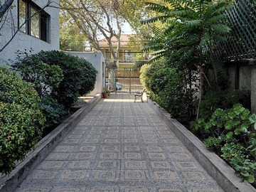 Departamento en venta en Monseñor Eyzaguirre 647, Ñuñoa, Ñuñoa - 4 dormitorios, 3 baños