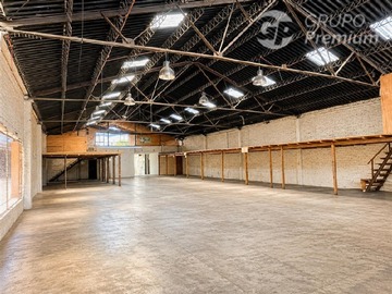 Bodega en arriendo mensual en Comandante Valiz / Av. Valdivieso, Recoleta - 5 baños