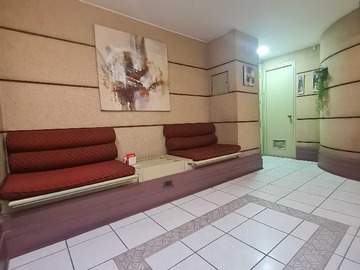 Local Comercial en venta en REBAJADA. Inmueble en venta comercial (103248), Providencia - 1 baño