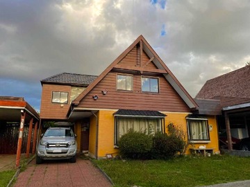 Casa en venta en Casa Amplia con Jardín (156374), Valdivia - 3 dormitorios, 2 baños