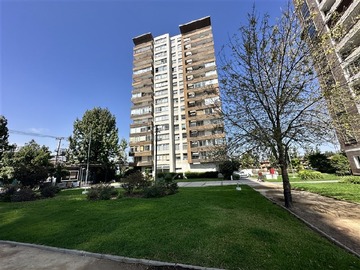 Departamento en venta en Amplio y comodo departameto familiar 4 dormitorios 2 baños bodega 1 estacionamiento, Huechuraba - 4 dormitorios, 2 baños