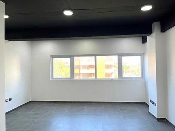 Oficina en arriendo mensual en Oficina Planta Libre, pasos de Av Alemania (158521), Temuco - 1 dormitorio, 2 baños