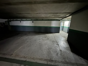 Estacionamiento en venta en Santa Victoria 538, Santiago