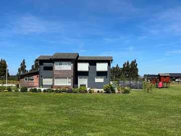 Casa en venta en Entre pto. Varas y pto. Montt, Puerto Varas - 6 dormitorios, 4 baños