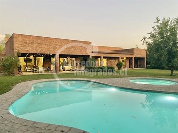 Casa en venta en Condominio Las Brisas de Chicureo, Colina - 4 dormitorios, 3 baños