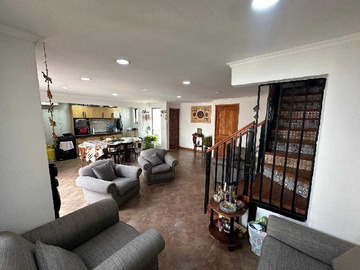Casa en venta en Casa 6 Dormitorios en Maipú 2 Pisos (135415), Maipú - 6 dormitorios, 3 baños