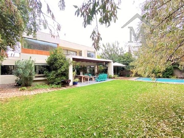 Casa en arriendo mensual en La reserva, Colina - 5 dormitorios, 4 baños
