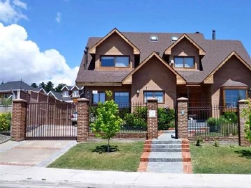 Casa en venta en Lomas de Montemar, Concón, Concón - 5 dormitorios, 5 baños
