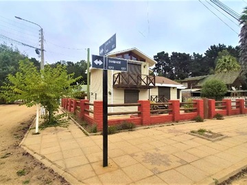 Casa en venta en Pasaje malaquita, Algarrobo - 3 dormitorios, 2 baños