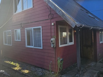 Casa en venta en A una cuadra de calle victoria y francisco bilbao, Coyhaique - 3 dormitorios, 1 baño