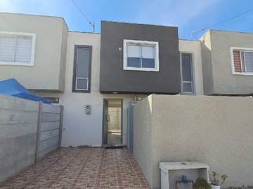Casa en arriendo mensual en Eloísa Poppe, Coquimbo, Coquimbo 1780000, Chile, Coquimbo - 3 dormitorios, 2 baños