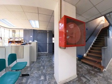 Oficina en venta en Centro médico, en funcionamiento. (172055), Providencia - 9 dormitorios, 4 baños