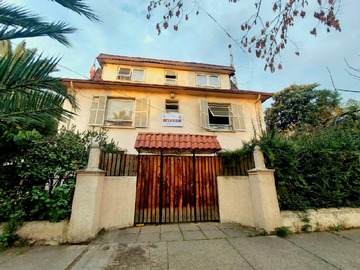 Casa en venta en Plaza tocornal - ñuñoa, Ñuñoa - 11 dormitorios, 5 baños