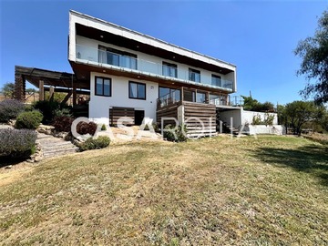 Casa en venta en La reserva, Colina - 6 dormitorios, 3 baños