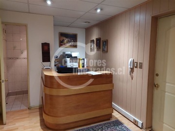 Oficina en arriendo mensual en Sotero del Rio / Catedral, Santiago - 3 dormitorios, 2 baños